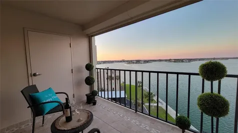 7700 Sun Island Drive S South Pasadena FL 33707
