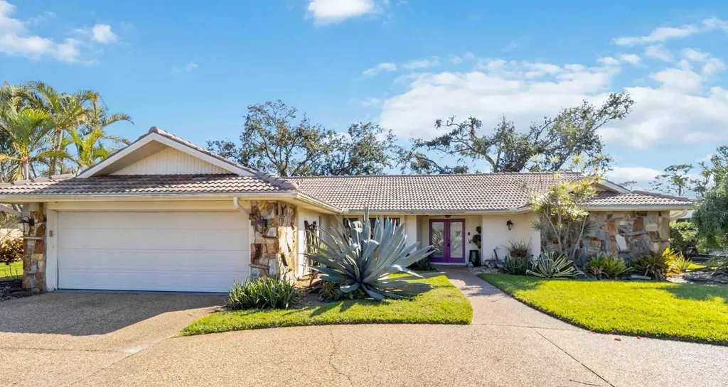 3876 Torrey Pines Boulevard Sarasota FL 34238