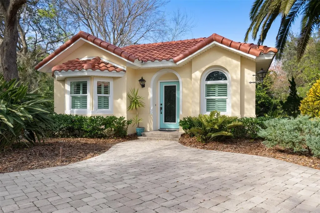8 Roma Court Palm Coast FL 32137