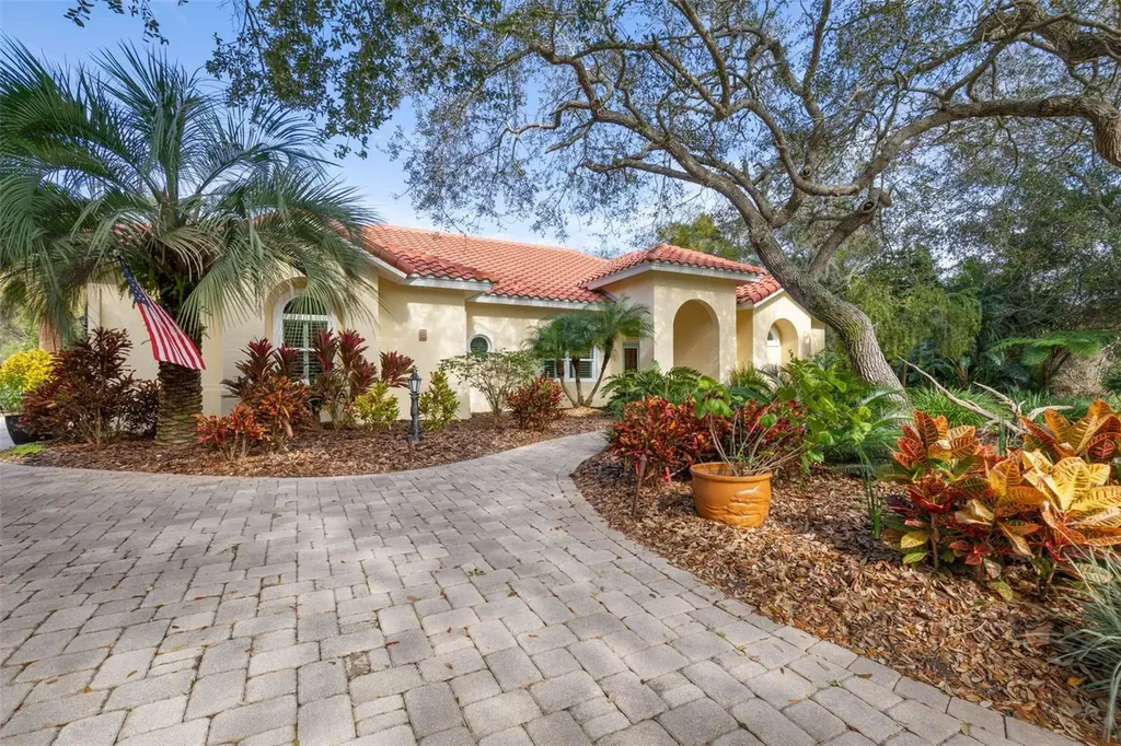 8 Roma Court Palm Coast FL 32137