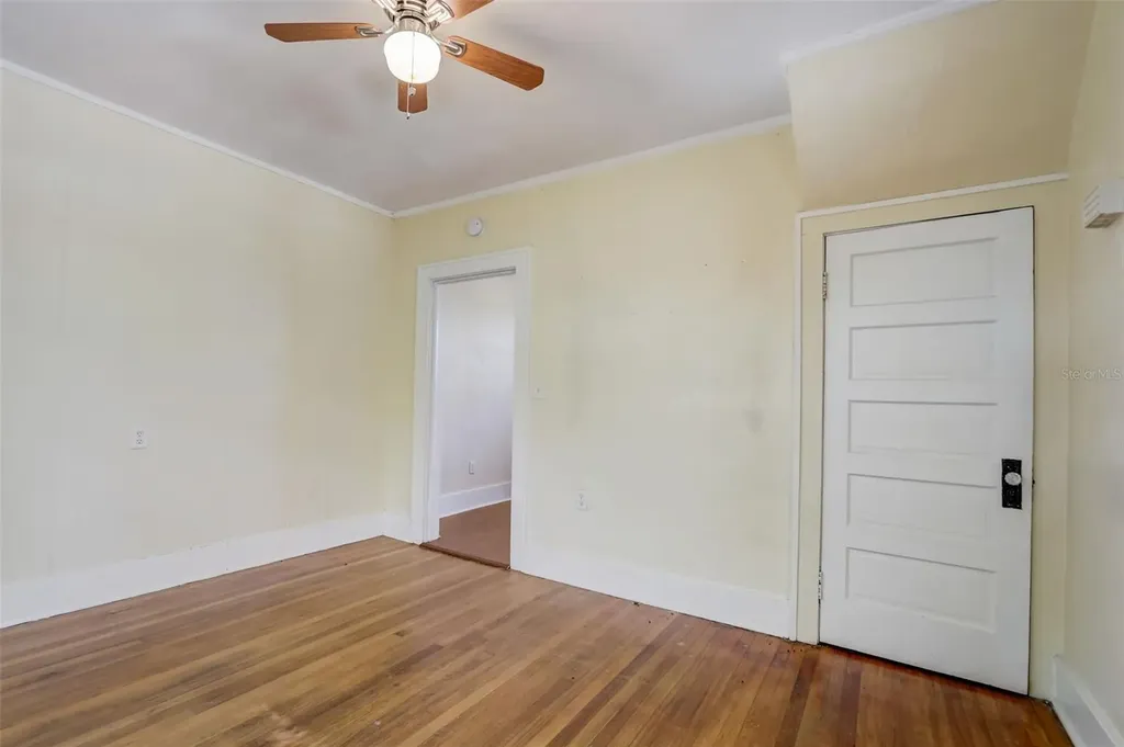 200 & 200 1/2 Hibiscus Court Orlando FL 32801