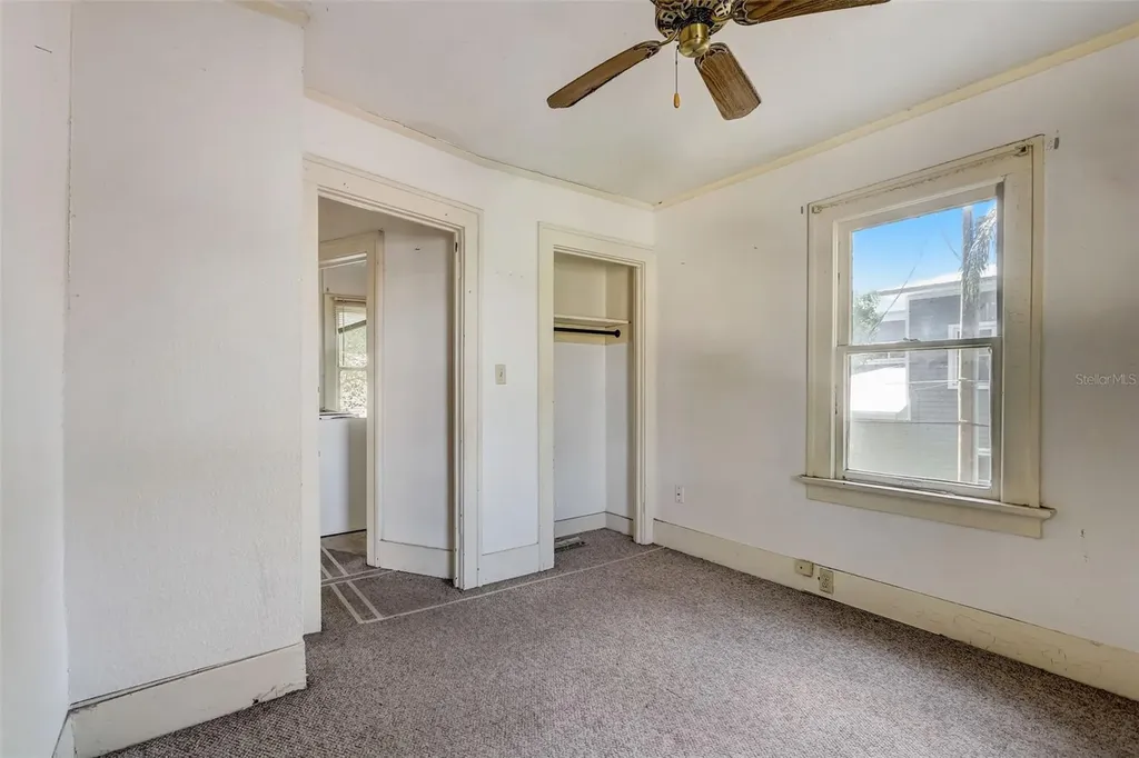 200 & 200 1/2 Hibiscus Court Orlando FL 32801