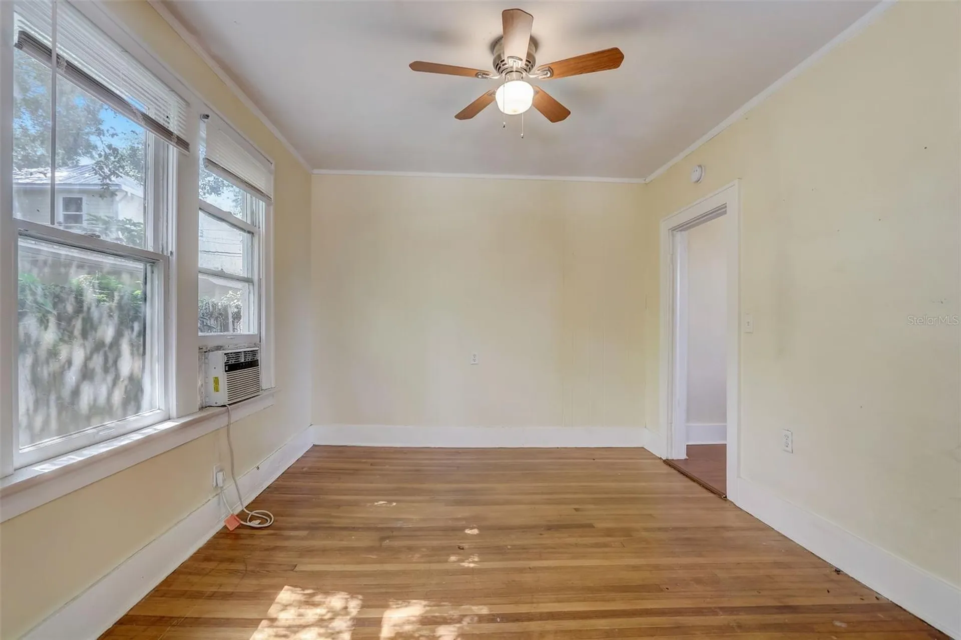 200 & 200 1/2 Hibiscus Court Orlando FL 32801