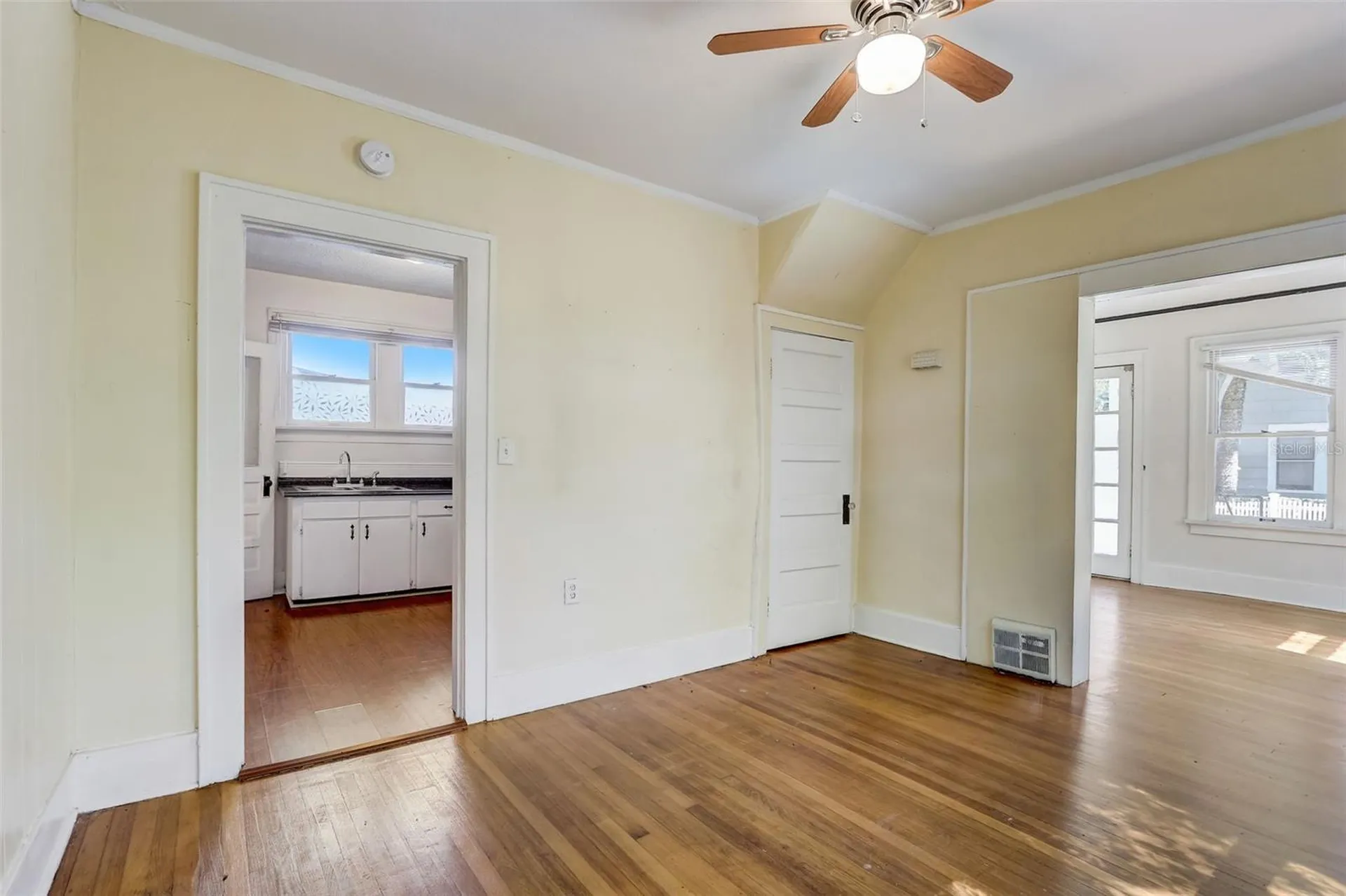 200 & 200 1/2 Hibiscus Court Orlando FL 32801