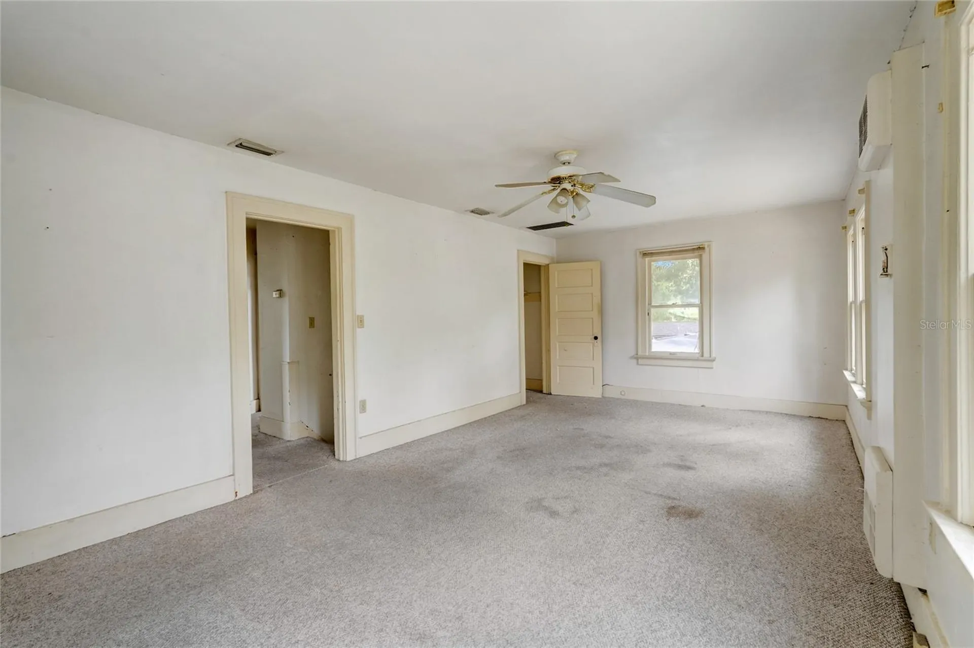 200 & 200 1/2 Hibiscus Court Orlando FL 32801