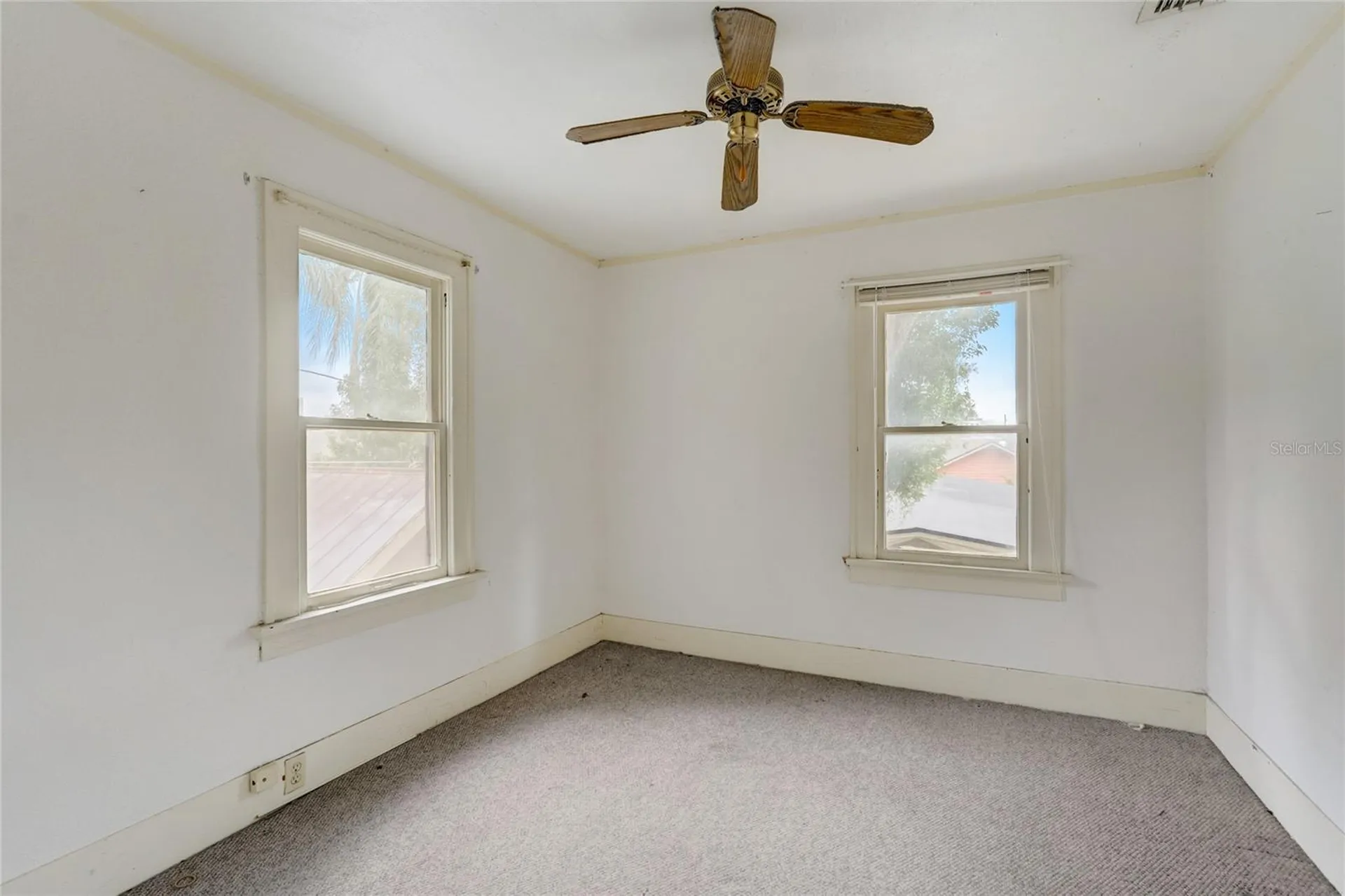 200 & 200 1/2 Hibiscus Court Orlando FL 32801