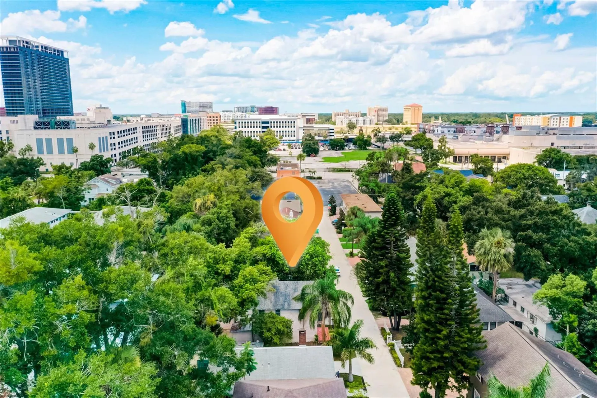 200 & 200 1/2 Hibiscus Court Orlando FL 32801