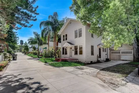 200 & 200 1/2 Hibiscus Court Orlando FL 32801