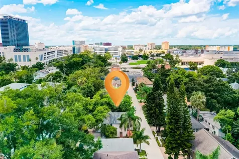 200 & 200 1/2 Hibiscus Court Orlando FL 32801