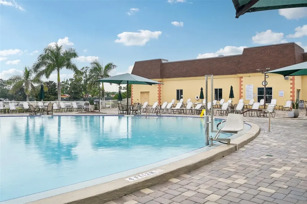 2040 Sifield Greens Way Sun City Center FL 33573
