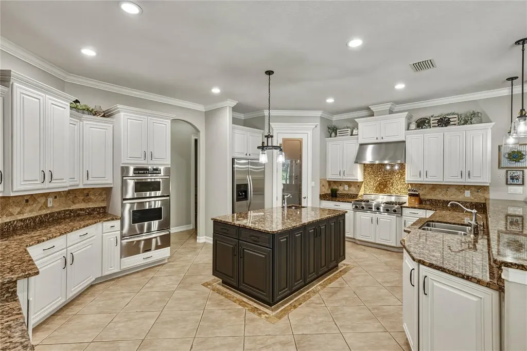 11518 Hammock Oaks Court Lithia FL 33547