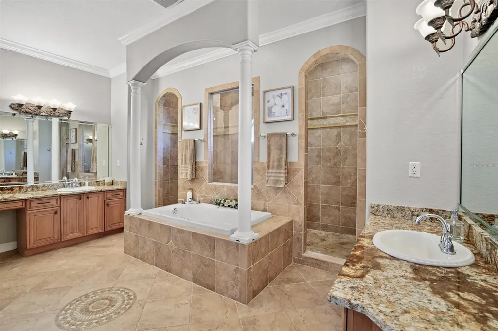 11518 Hammock Oaks Court Lithia FL 33547