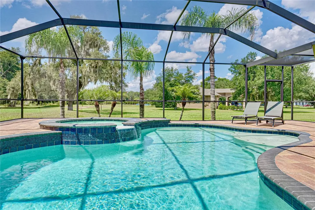 11518 Hammock Oaks Court Lithia FL 33547