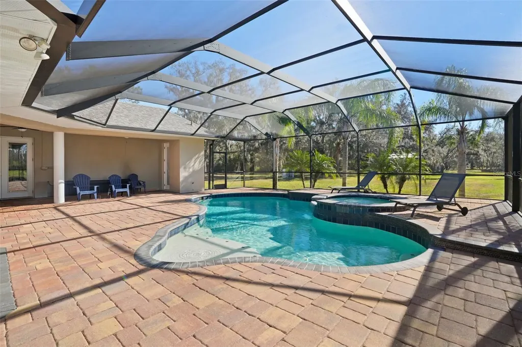 11518 Hammock Oaks Court Lithia FL 33547