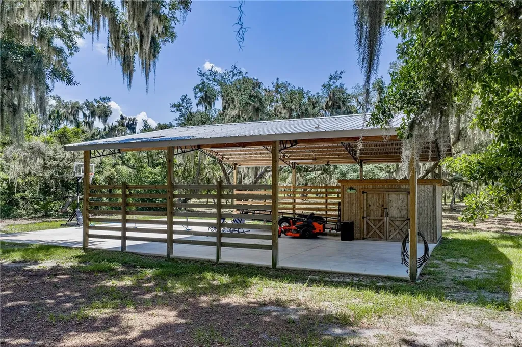 11518 Hammock Oaks Court Lithia FL 33547