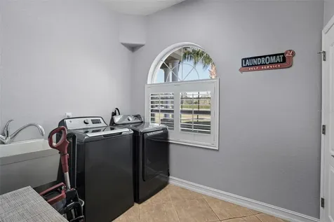 11518 Hammock Oaks Court Lithia FL 33547