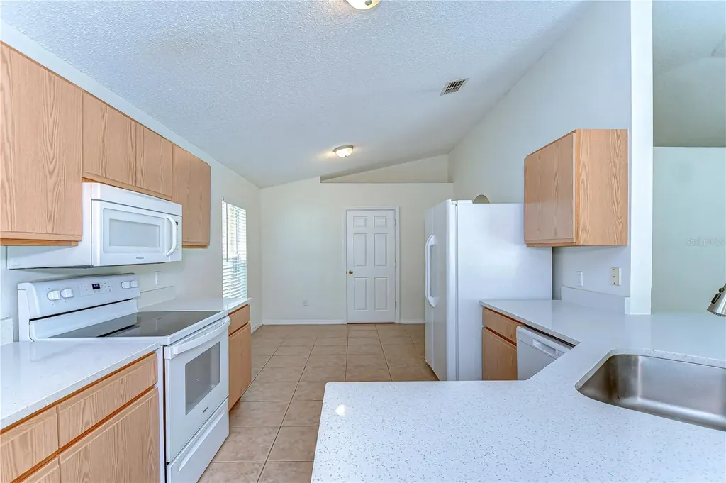 18303 Elmhurst Lane Tampa FL 33647