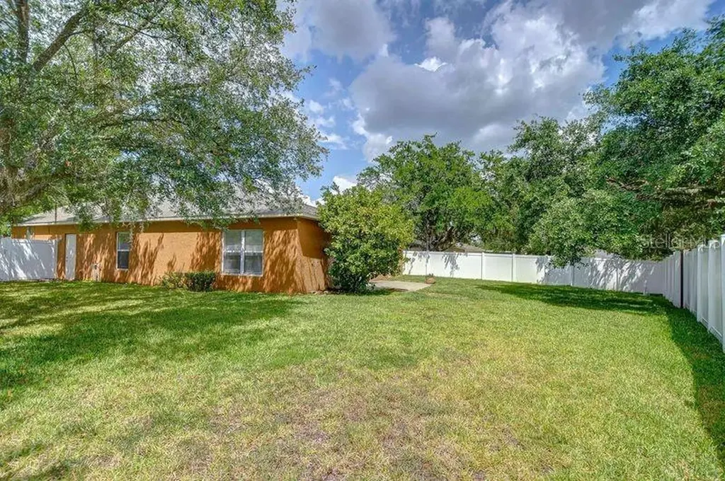18303 Elmhurst Lane Tampa FL 33647