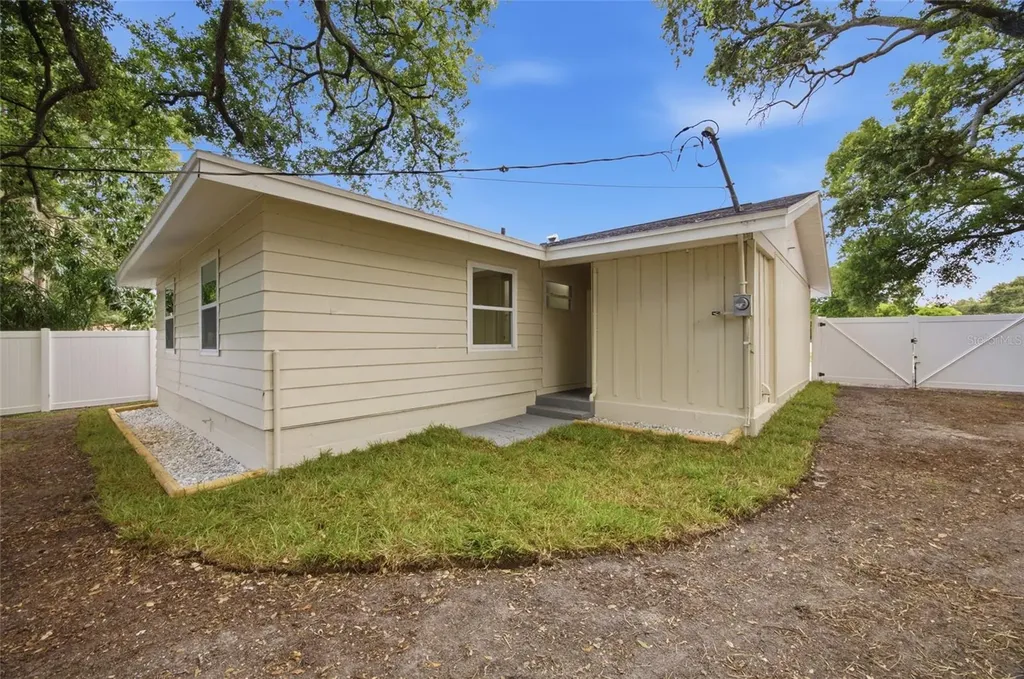 1333 Overlea Street Clearwater FL 33755