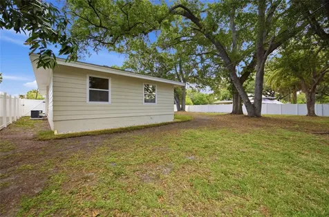 1333 Overlea Street Clearwater FL 33755