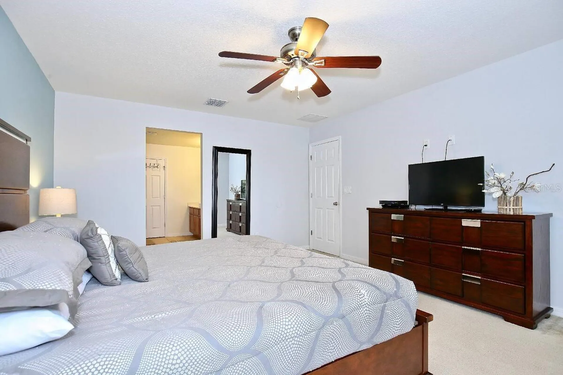 2660 Santosh Cove Kissimmee FL 34746