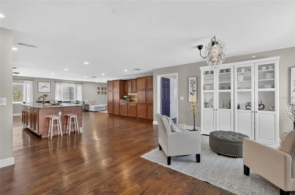 706 S Oakwood Avenue Brandon FL 33511