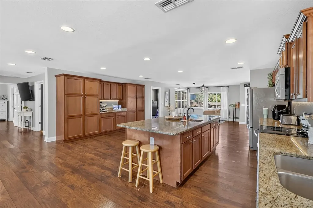 706 S Oakwood Avenue Brandon FL 33511