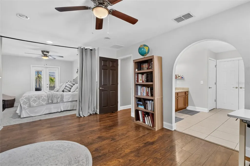706 S Oakwood Avenue Brandon FL 33511
