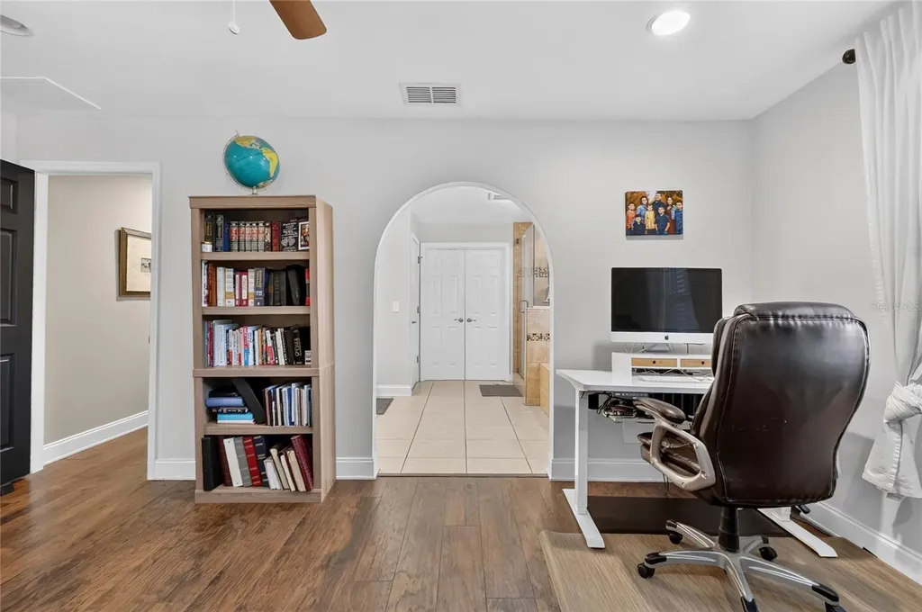 706 S Oakwood Avenue Brandon FL 33511