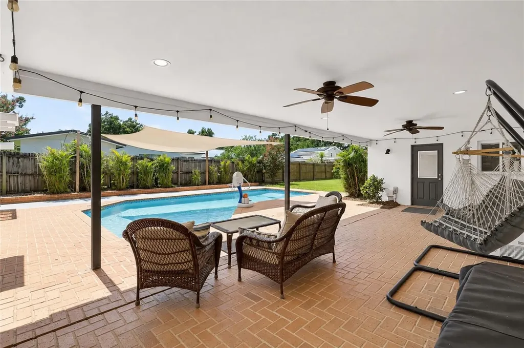 706 S Oakwood Avenue Brandon FL 33511
