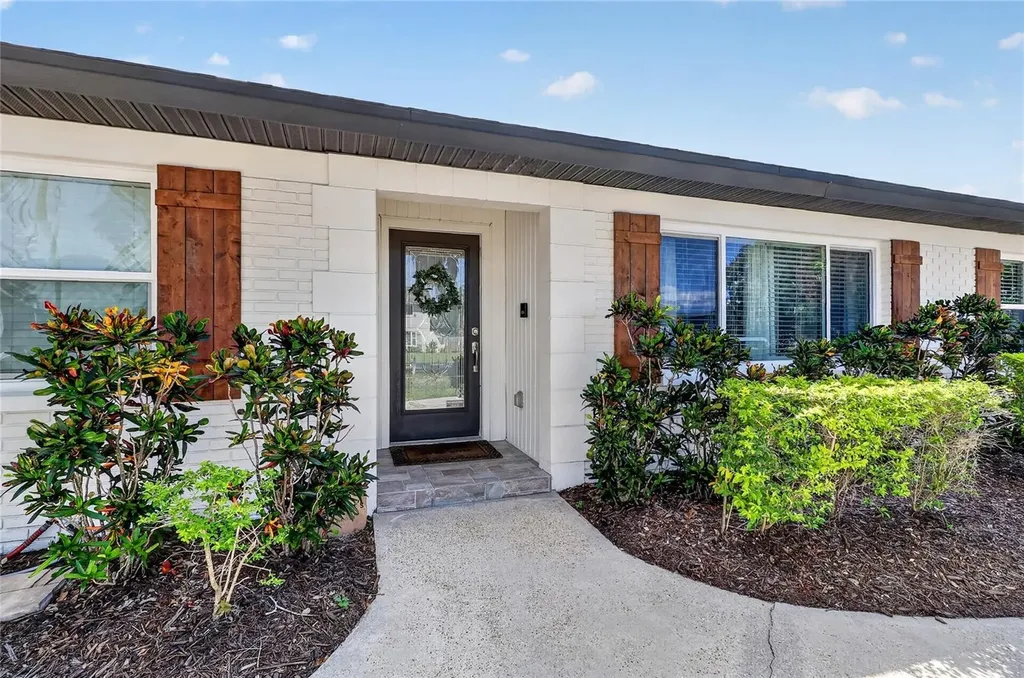 706 S Oakwood Avenue Brandon FL 33511