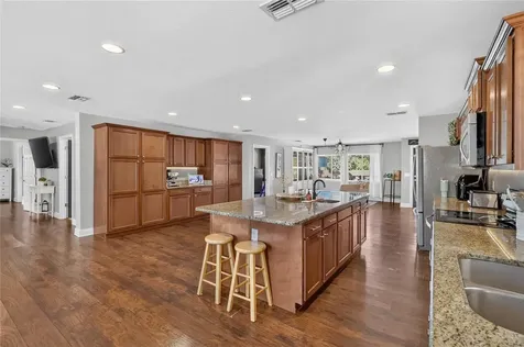 706 S Oakwood Avenue Brandon FL 33511