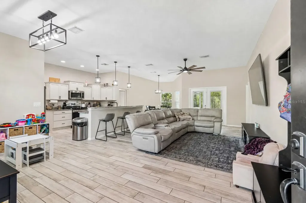 15476 Mulhatton Road Weeki Wachee FL 34614