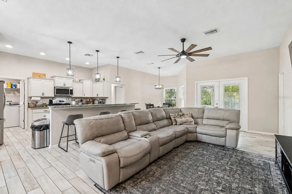 15476 Mulhatton Road Weeki Wachee FL 34614