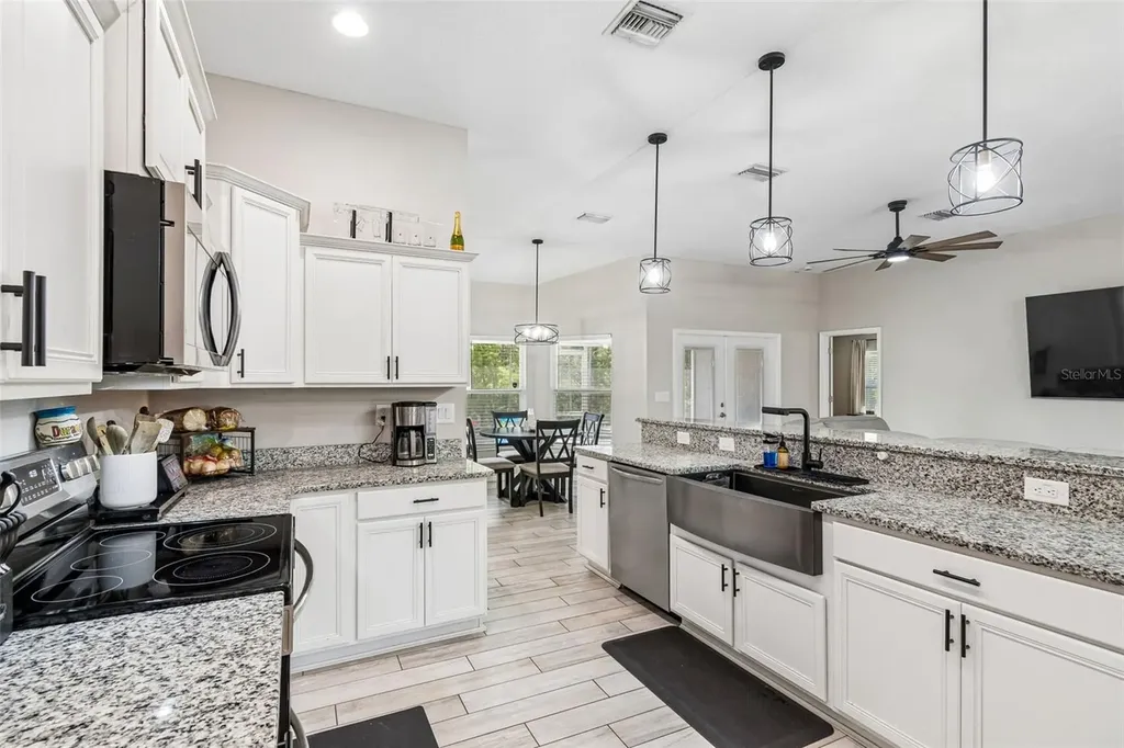15476 Mulhatton Road Weeki Wachee FL 34614