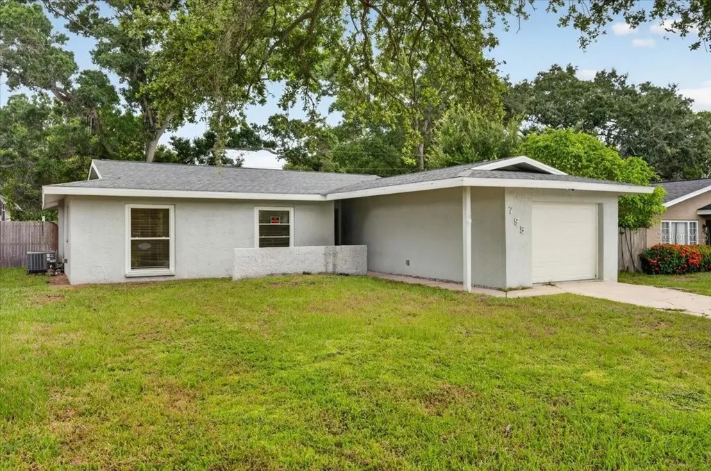 795 7th Street S Safety Harbor FL 34695