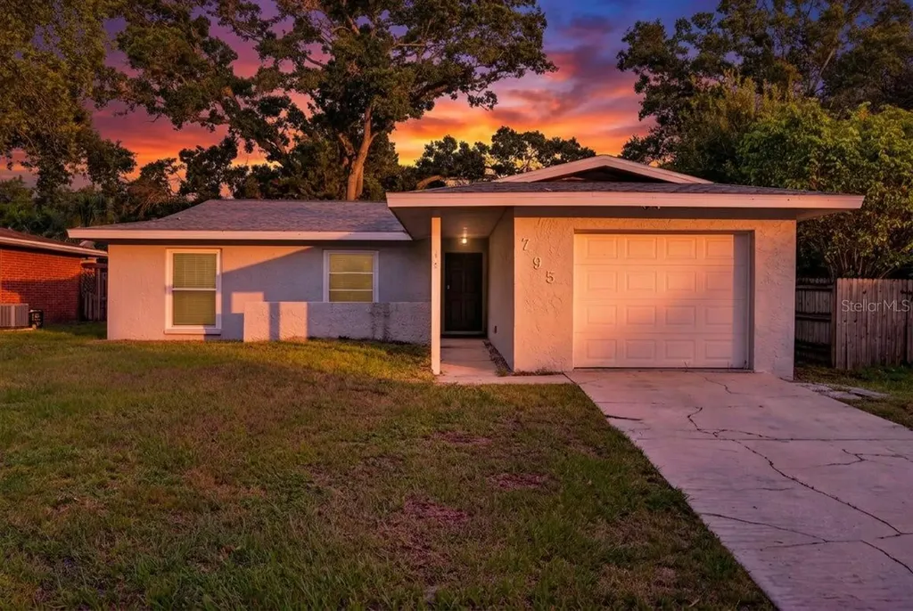 795 7th Street S Safety Harbor FL 34695
