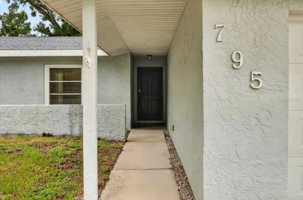 795 7th Street S Safety Harbor FL 34695