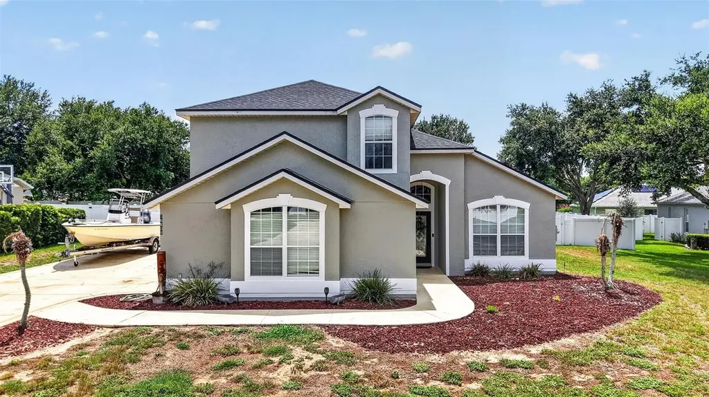 36809 Meridian Circle Grand Island FL 32735