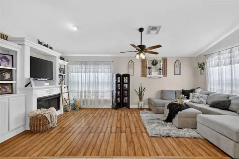 36809 Meridian Circle Grand Island FL 32735