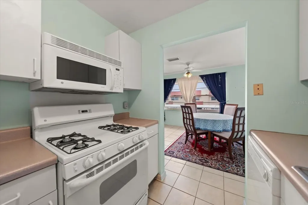 10033 64th Avenue N St Petersburg FL 33708