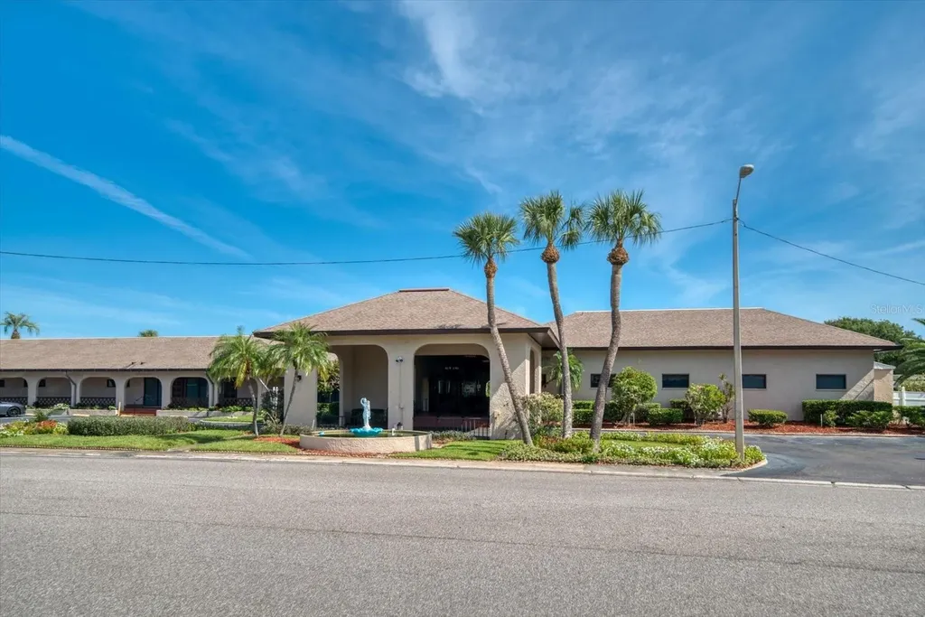 10033 64th Avenue N St Petersburg FL 33708
