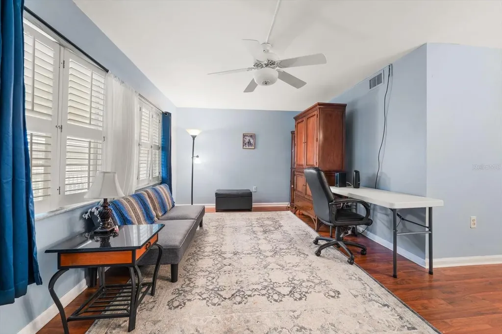 10033 64th Avenue N St Petersburg FL 33708