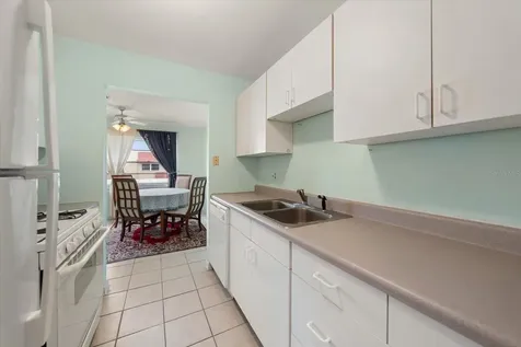 10033 64th Avenue N St Petersburg FL 33708