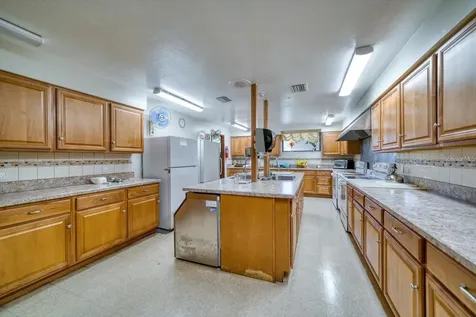 10033 64th Avenue N St Petersburg FL 33708