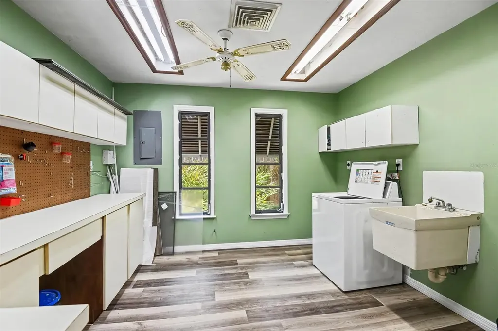 888 Harmony Lane Englewood FL 34223