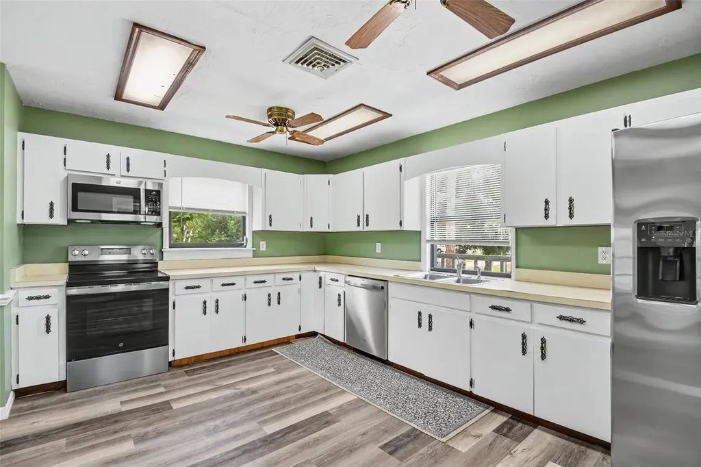 888 Harmony Lane Englewood FL 34223