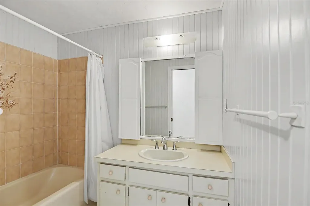 888 Harmony Lane Englewood FL 34223