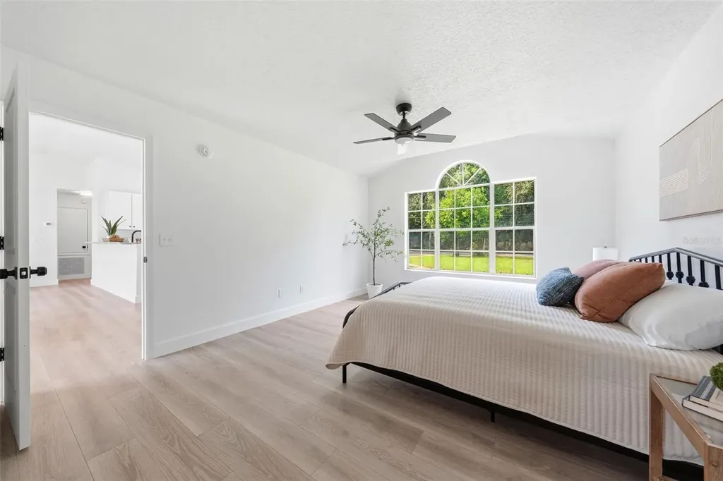 350 Lake Crescent Drive Debary FL 32713