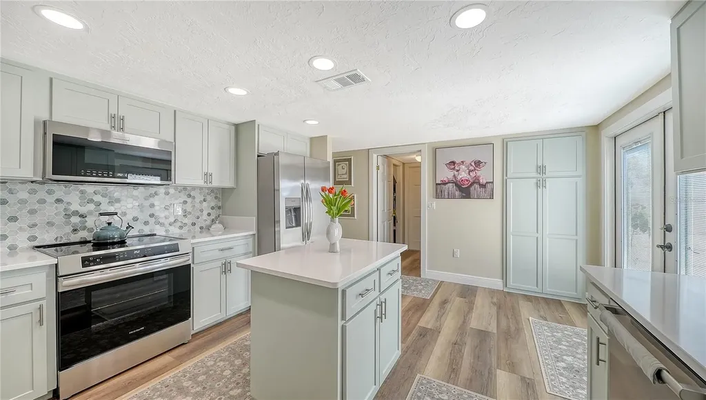 8112 12th Avenue NW Bradenton FL 34209